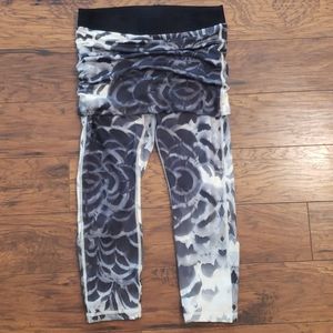 Lululemon size 8 Angel Wing crop